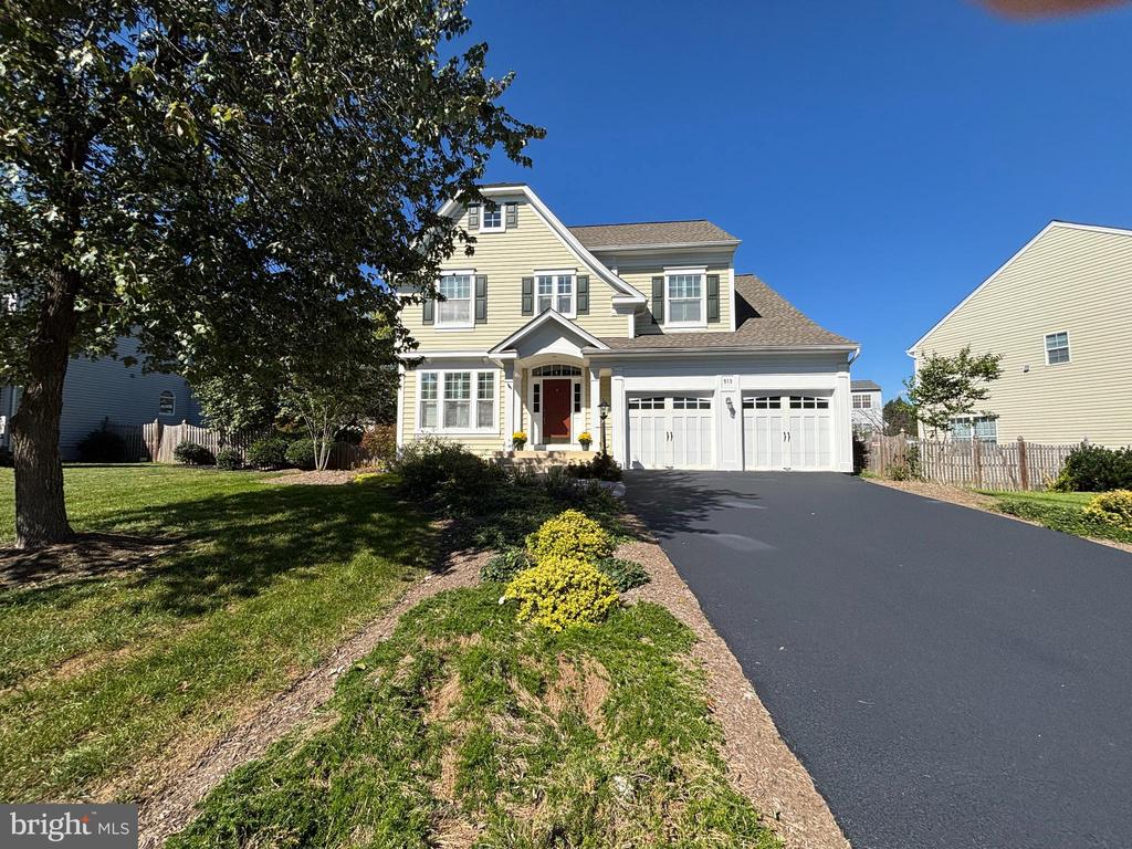 513 BLOSSOM DRIVE