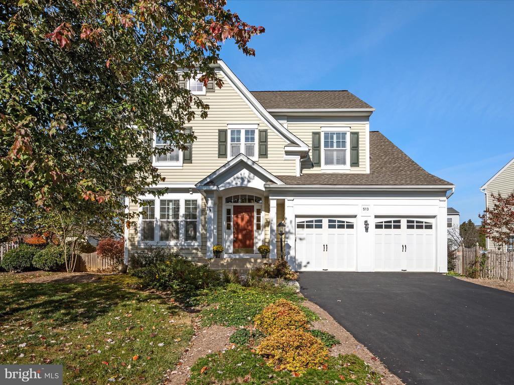 513 BLOSSOM DRIVE