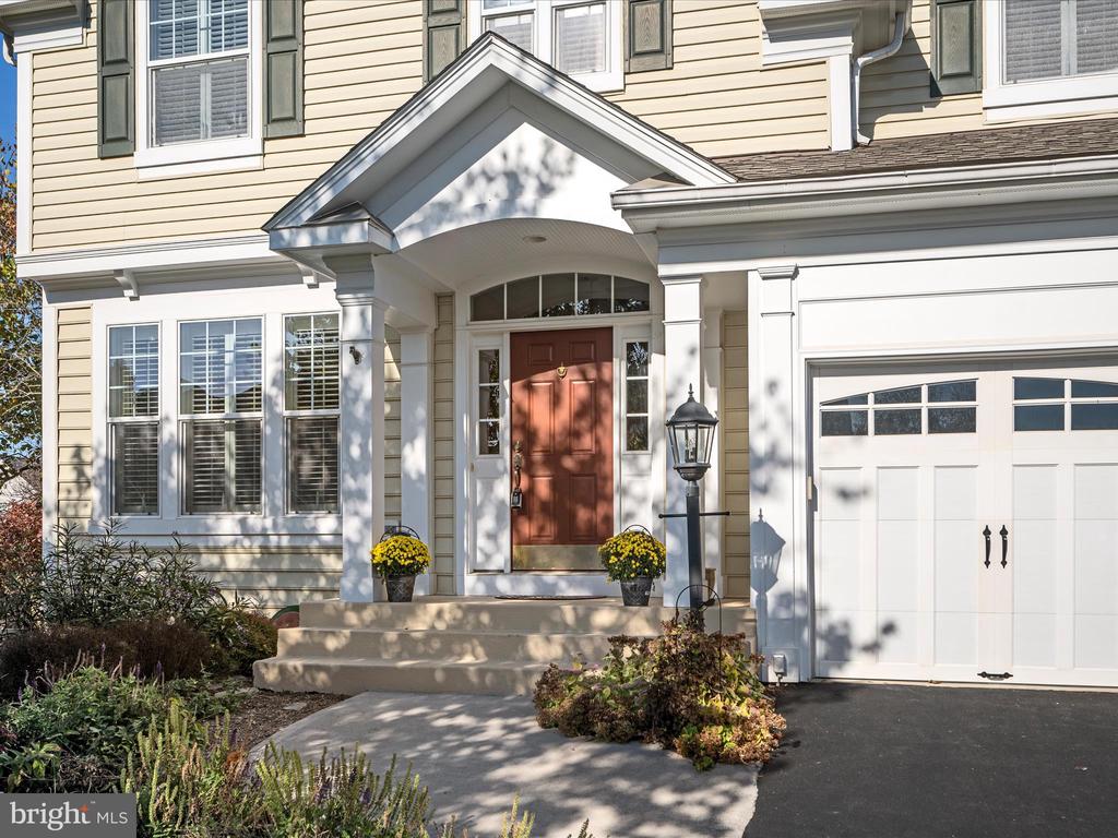 513 BLOSSOM DRIVE