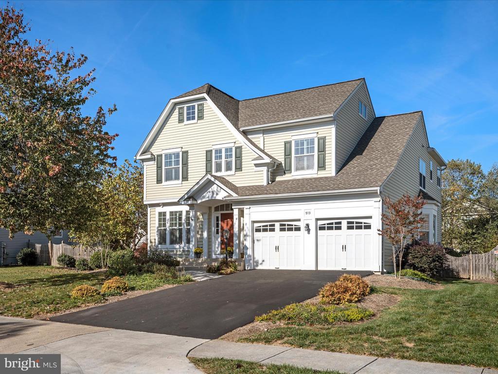 513 BLOSSOM DRIVE