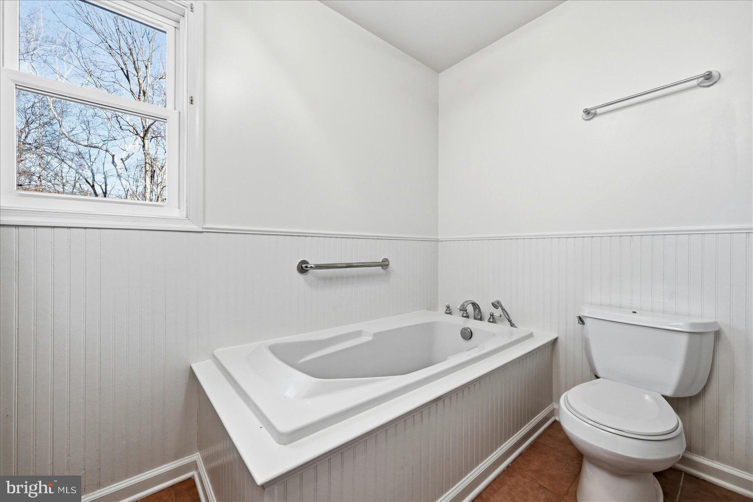 558 HEMLOCK LANE