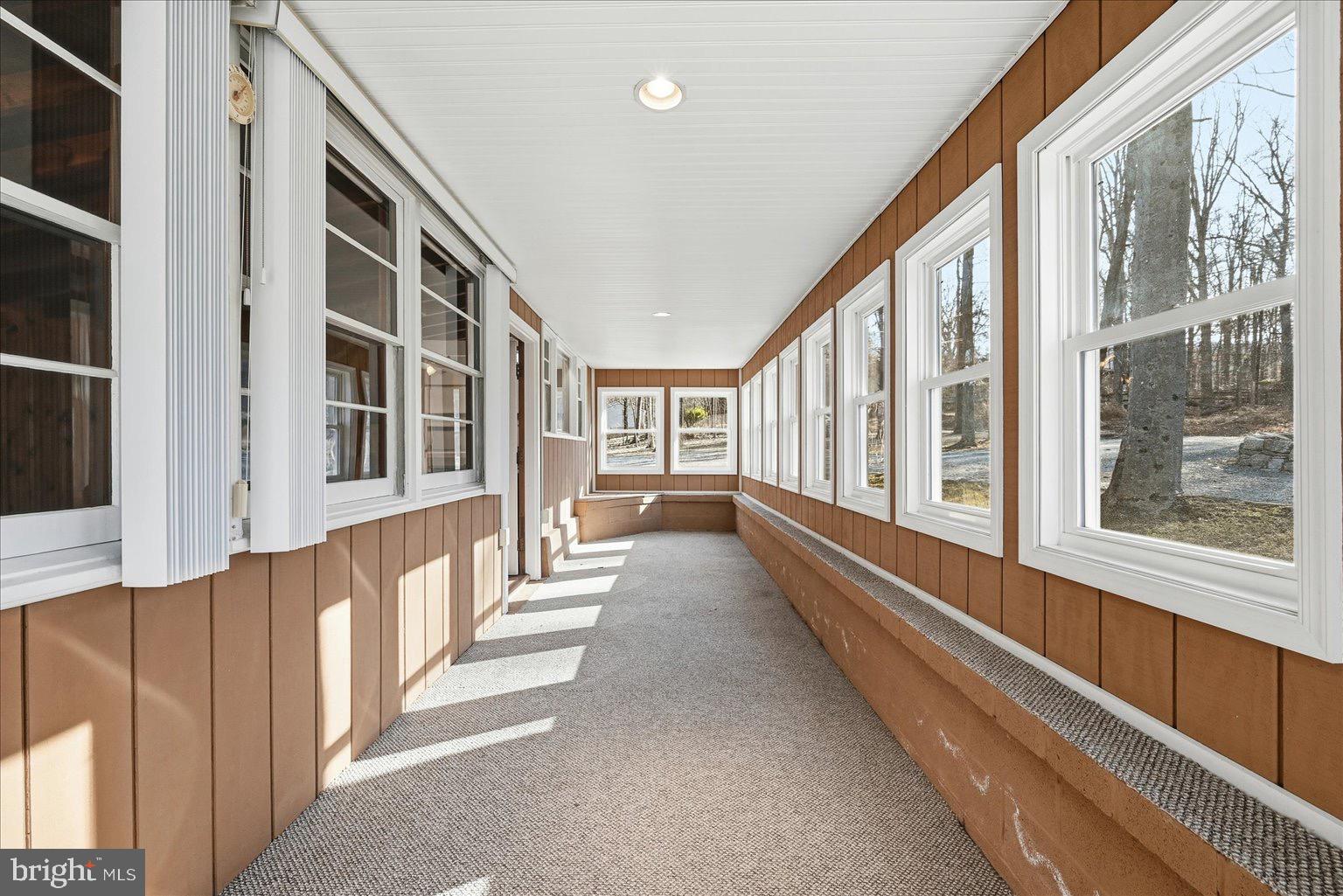 558 HEMLOCK LANE