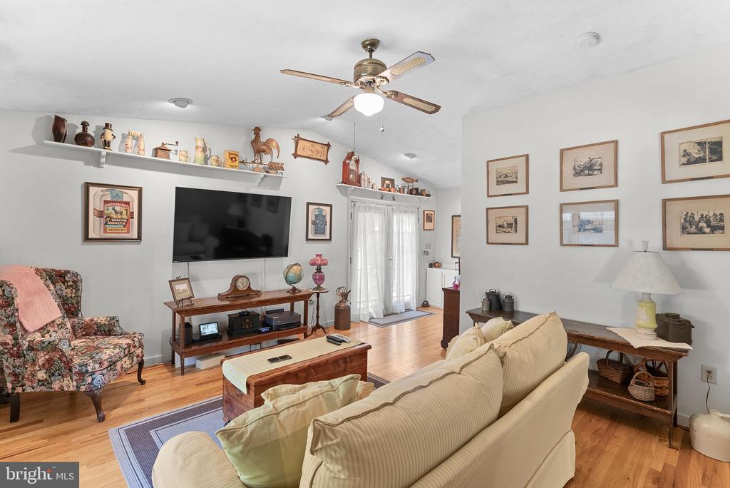 1095 FOREMAN LANE