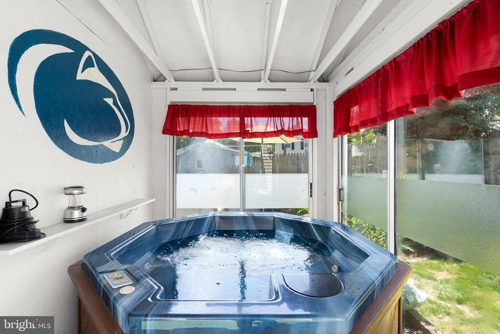 1095 FOREMAN LANE