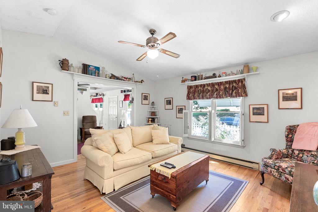 1095 FOREMAN LANE