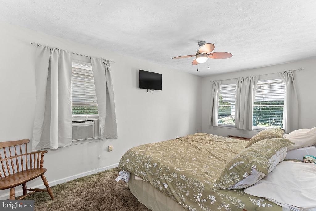 1095 FOREMAN LANE