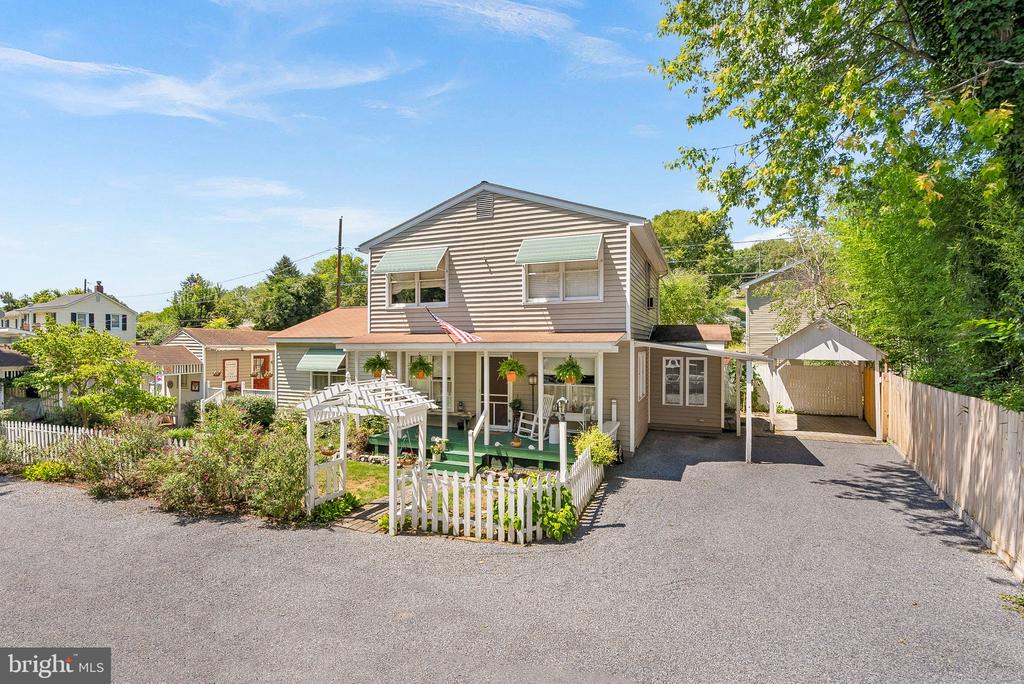 1095 FOREMAN LANE