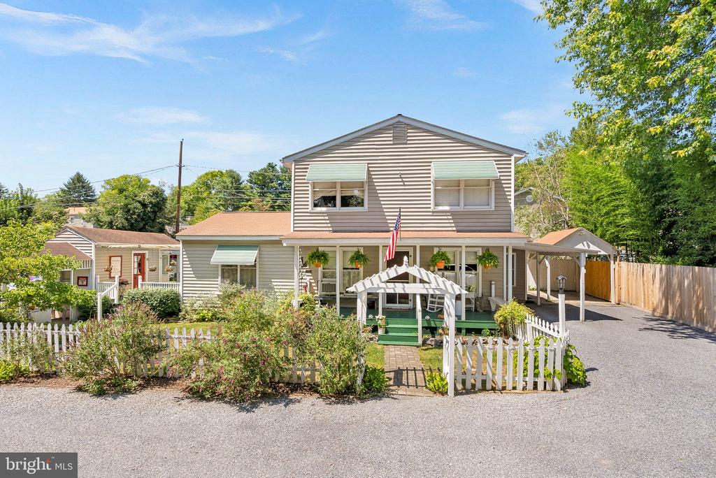 1095 FOREMAN LANE
