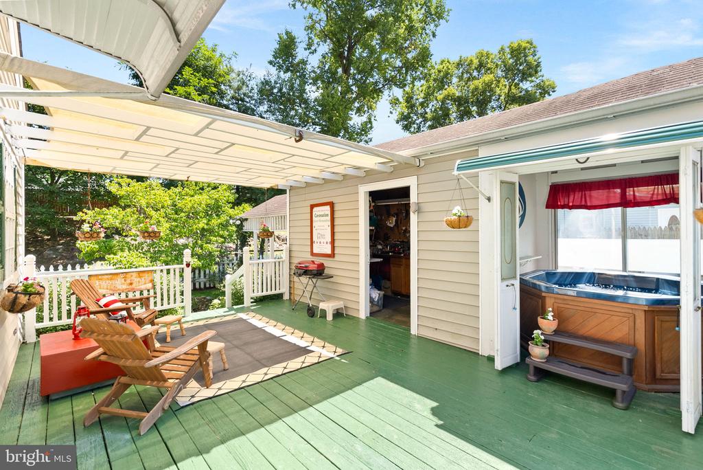1095 FOREMAN LANE