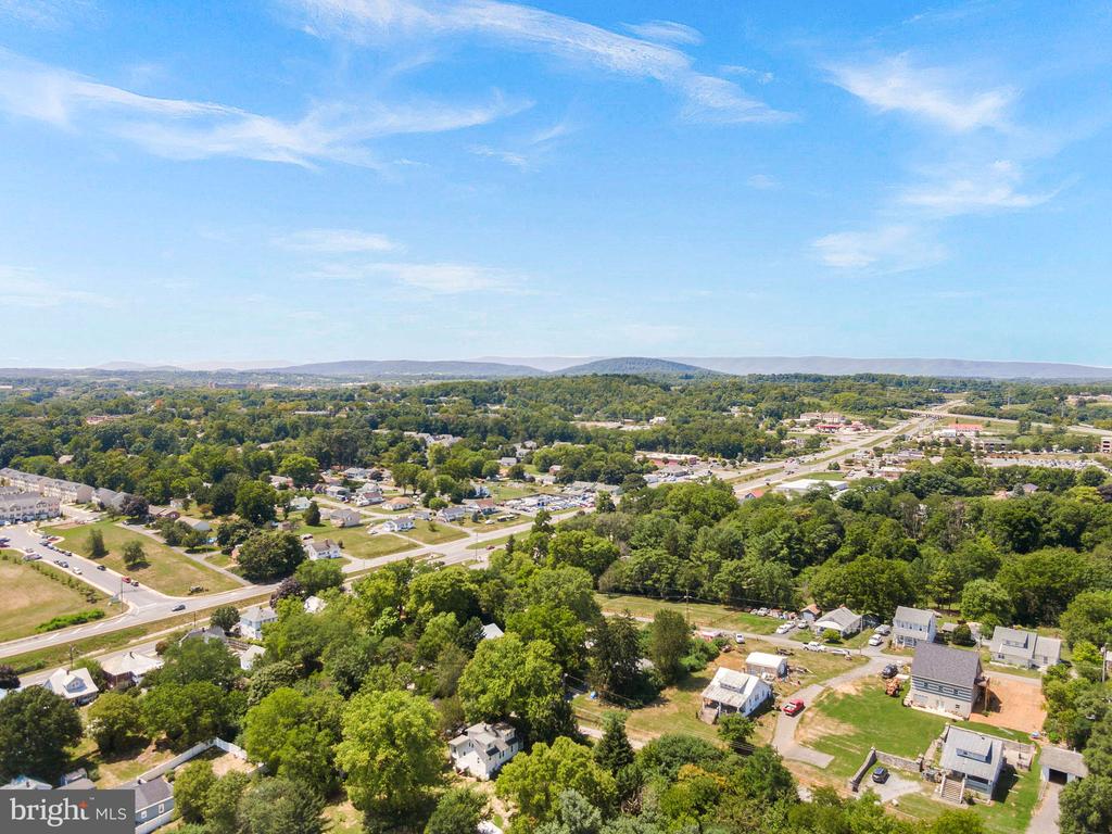 1095 FOREMAN LANE