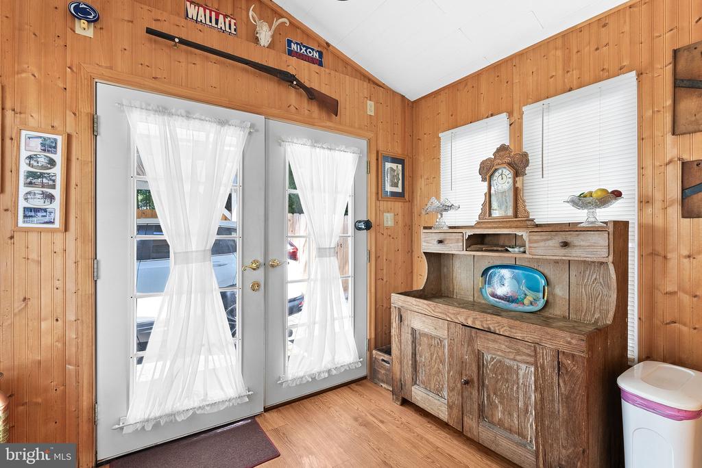 1095 FOREMAN LANE