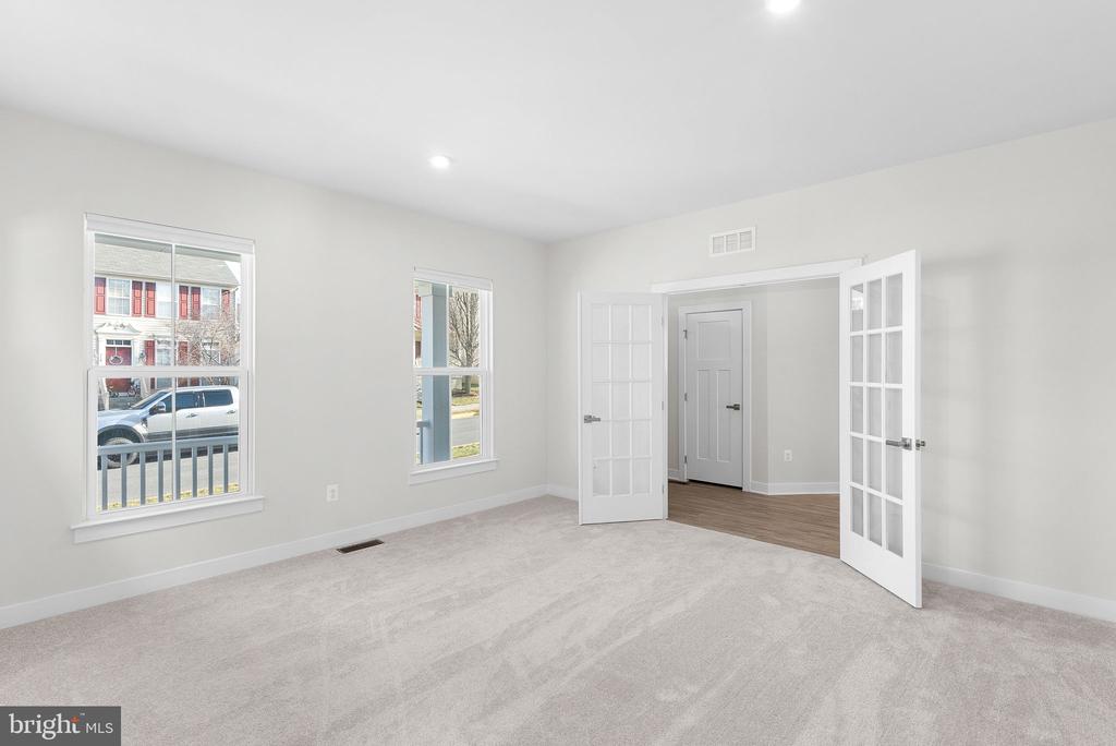 219 SHOE BUCKLE COURT