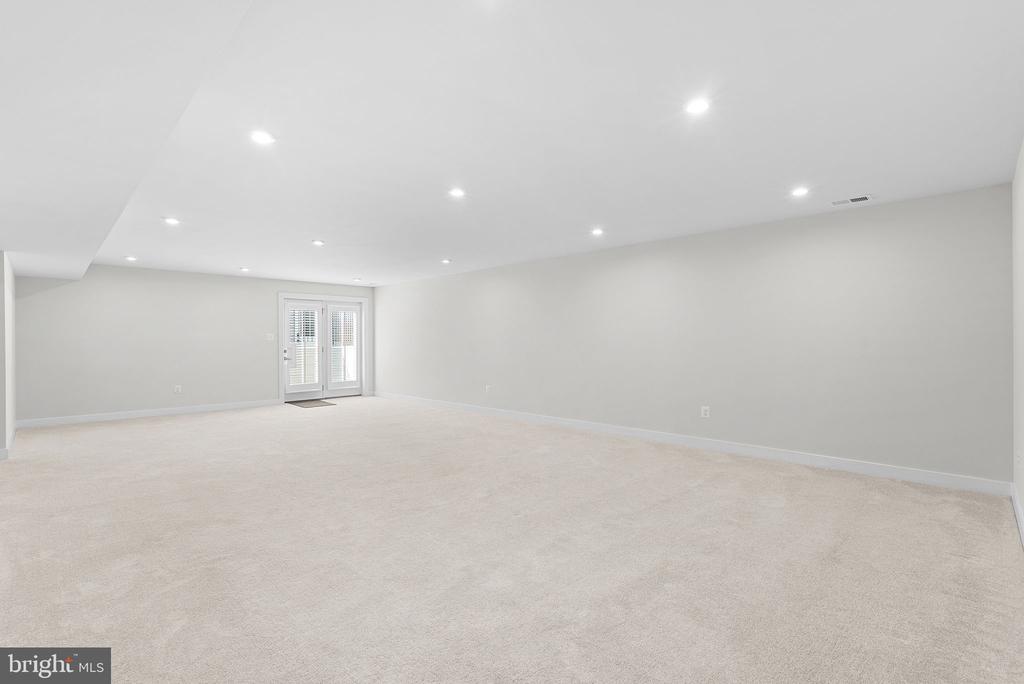 219 SHOE BUCKLE COURT