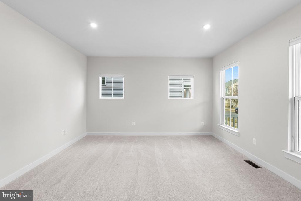 219 SHOE BUCKLE COURT