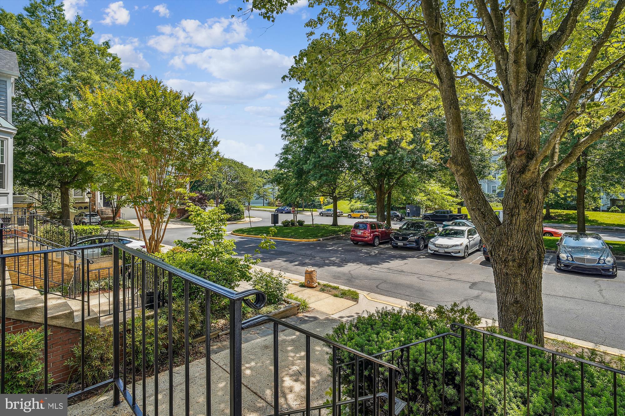 7037 ASHLEIGH MANOR COURT