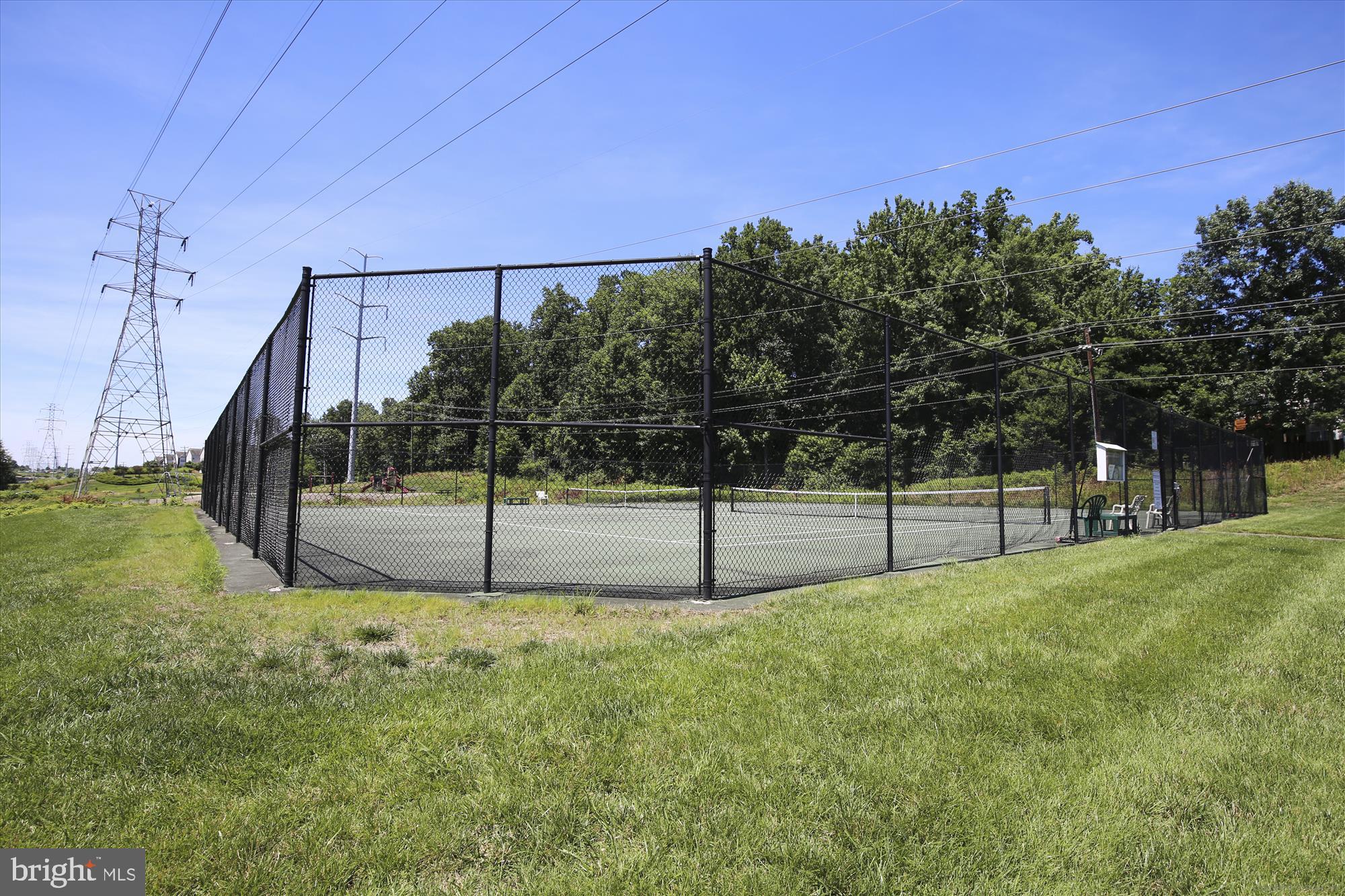 7037 ASHLEIGH MANOR COURT