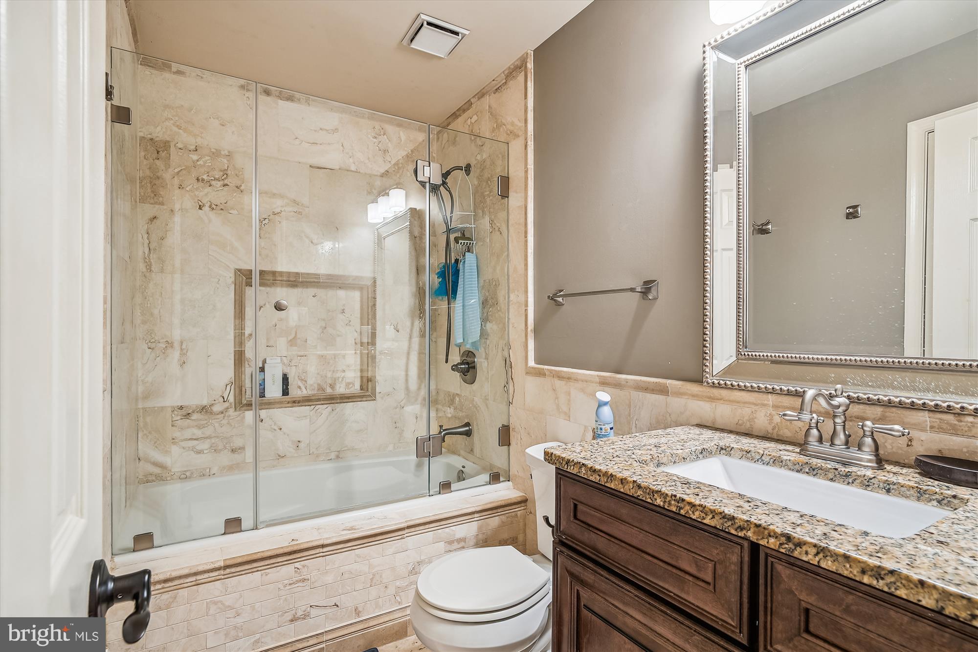 7037 ASHLEIGH MANOR COURT