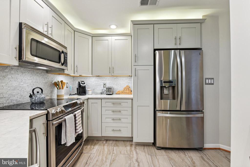 11154 HARBOR COURT 11154