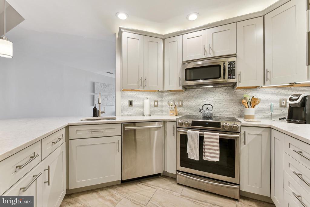 11154 HARBOR COURT 11154