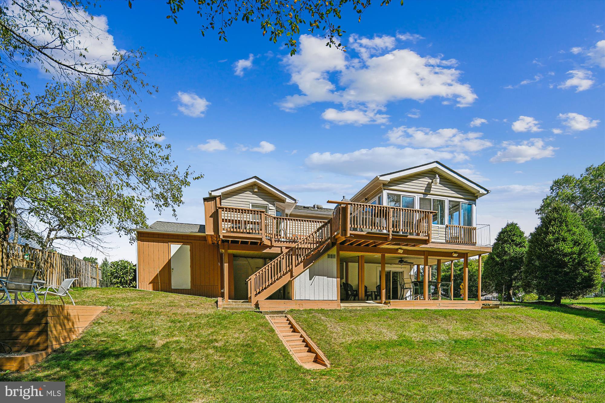 7605 CAMP ALGER AVENUE