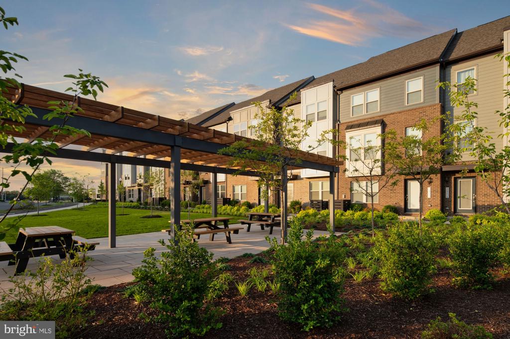 2157 GLACIER ROAD