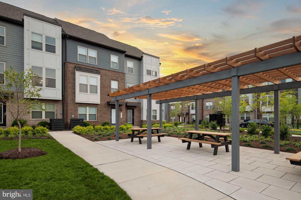 2157 GLACIER ROAD
