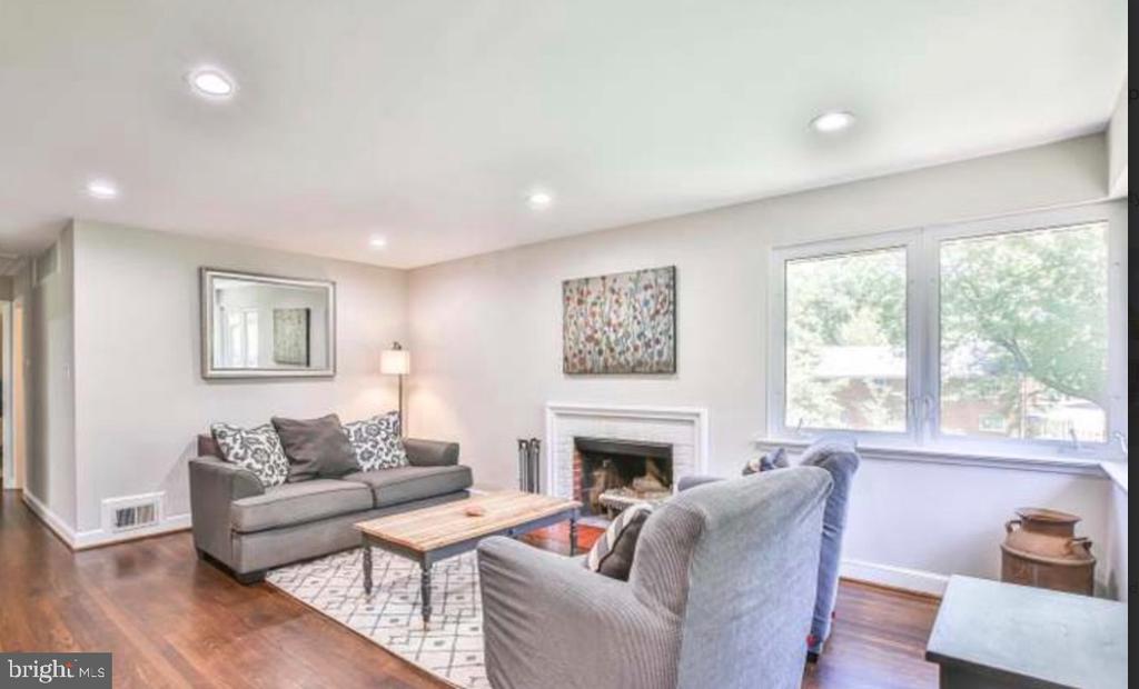7110 MURRAY LANE