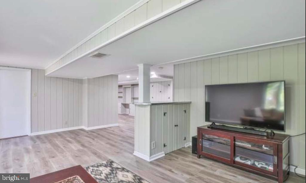7110 MURRAY LANE