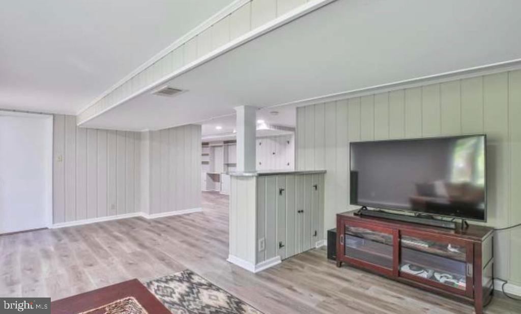 7110 MURRAY LANE