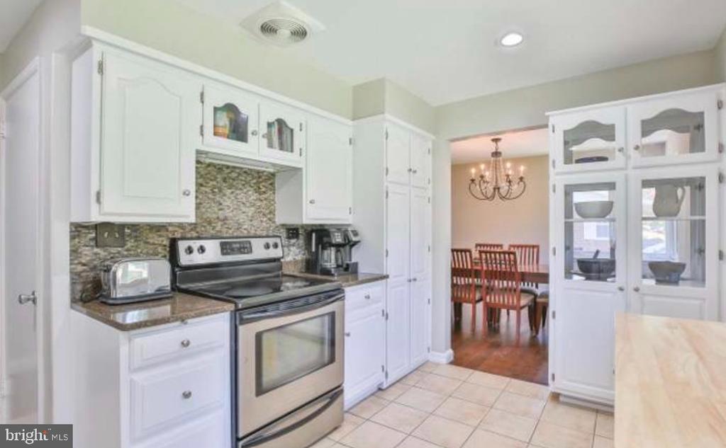 7110 MURRAY LANE