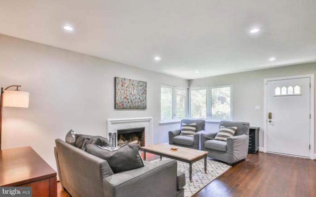 7110 MURRAY LANE