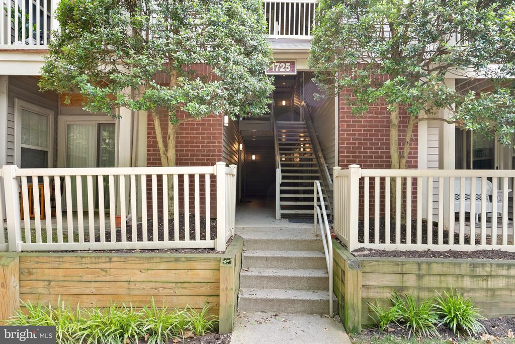 1725 ASCOT WAY Unit: 1725D