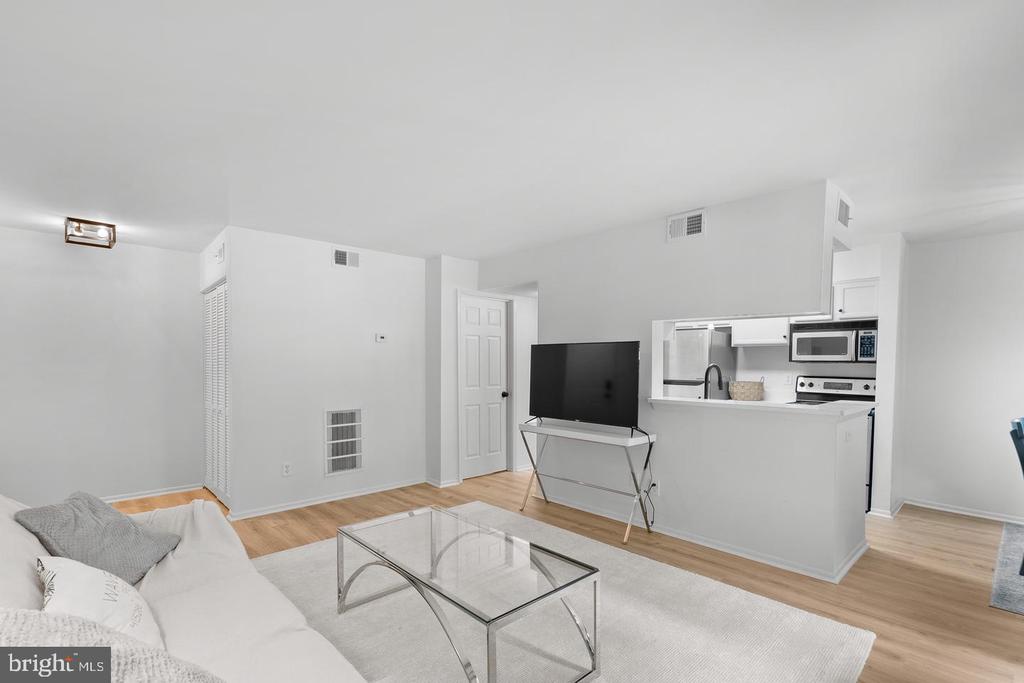 1725 ASCOT WAY Unit: 1725D