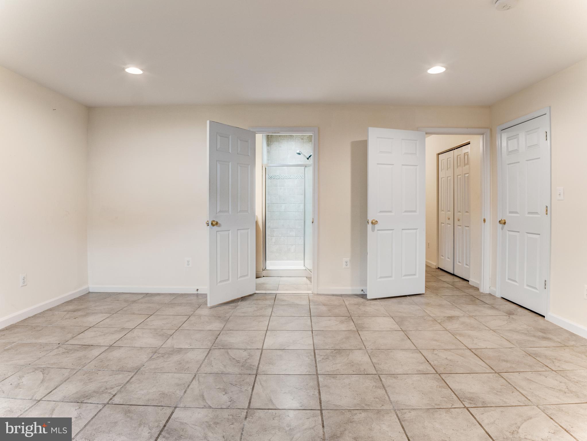 154 MEADOWS LANE NE