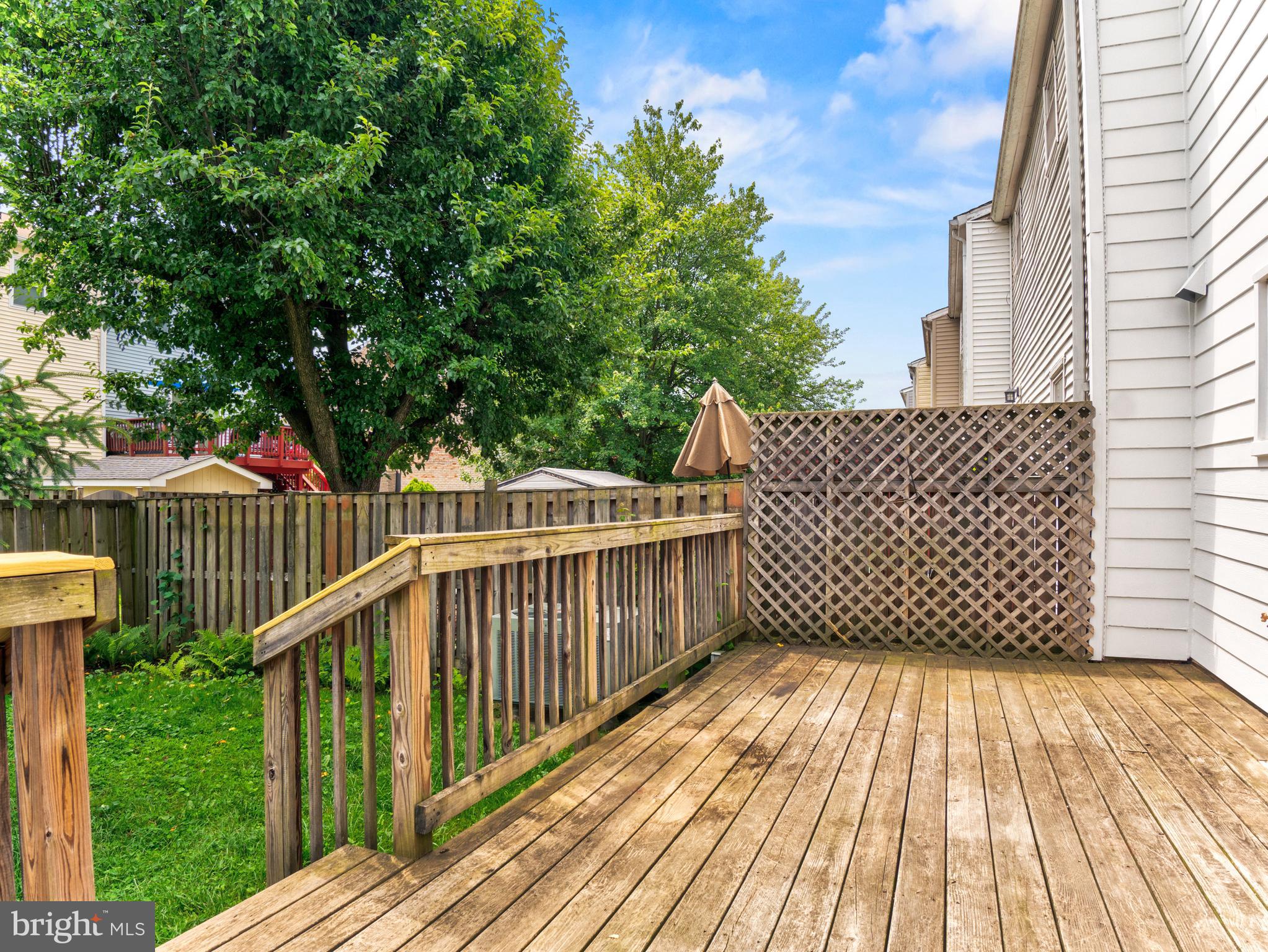154 MEADOWS LANE NE