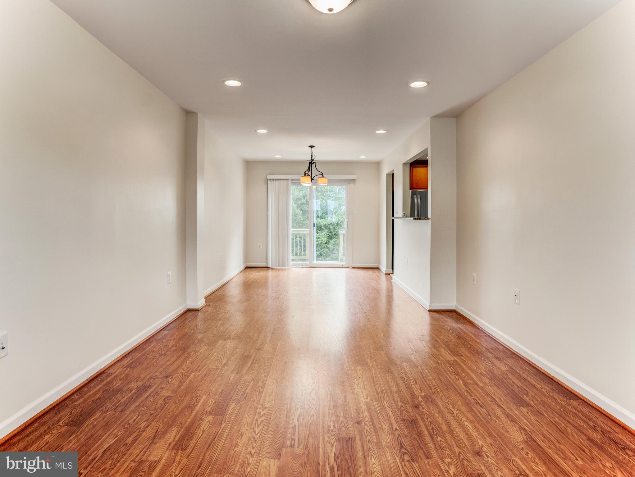 154 MEADOWS LANE NE