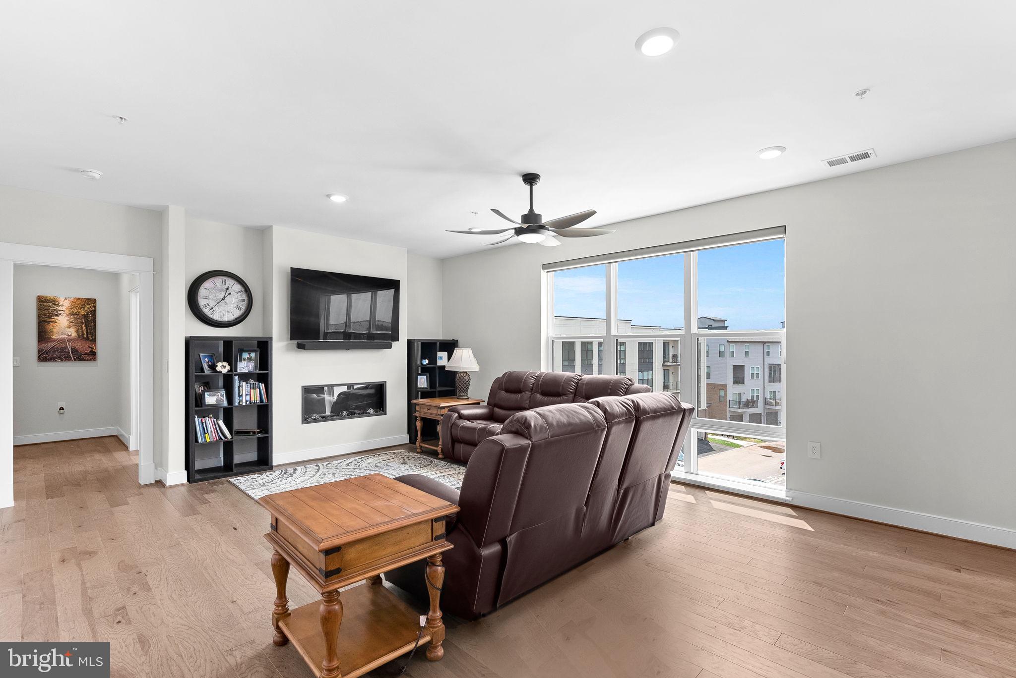 43820 TRACKSIDE TERRACE 404