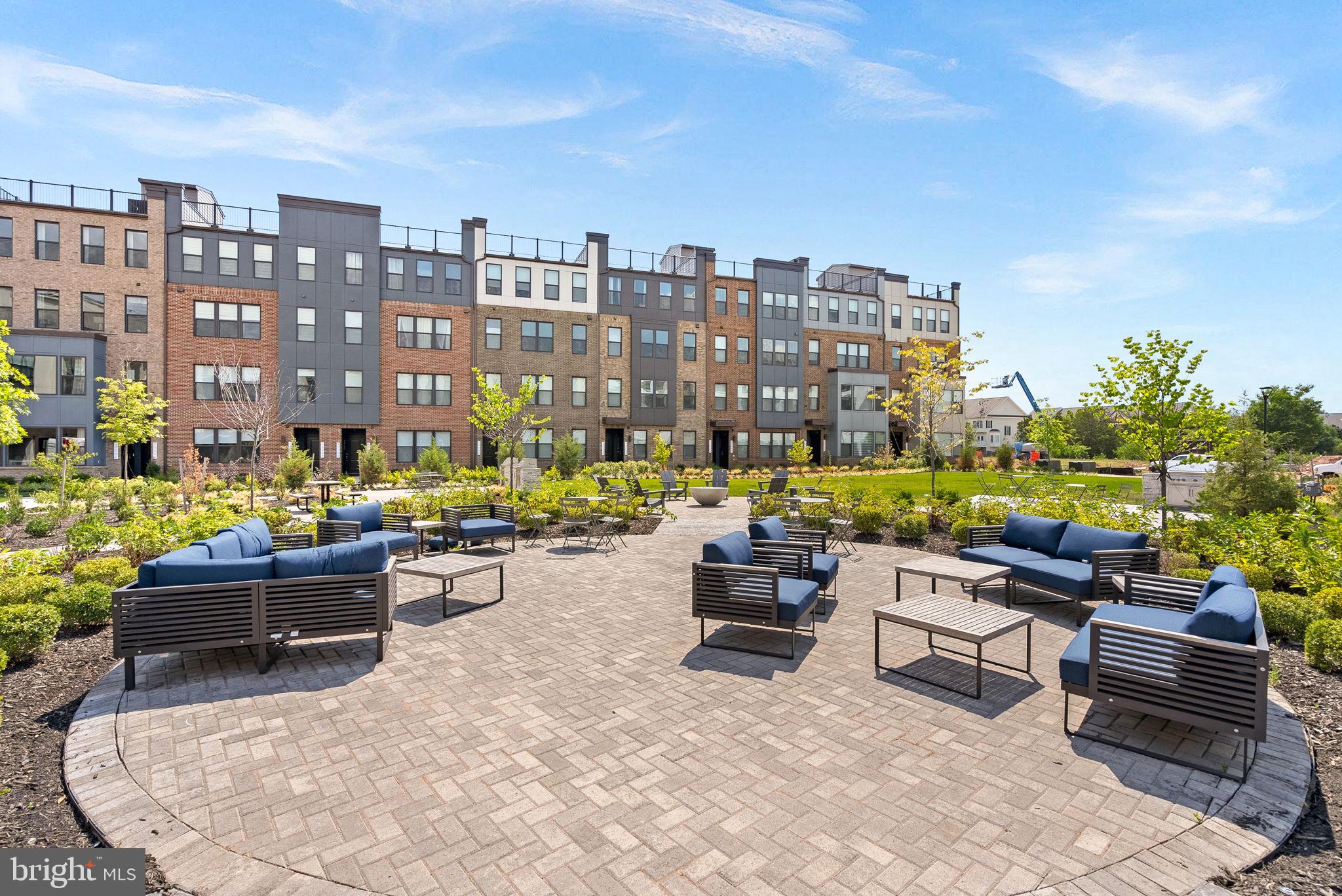 43820 TRACKSIDE TERRACE 404