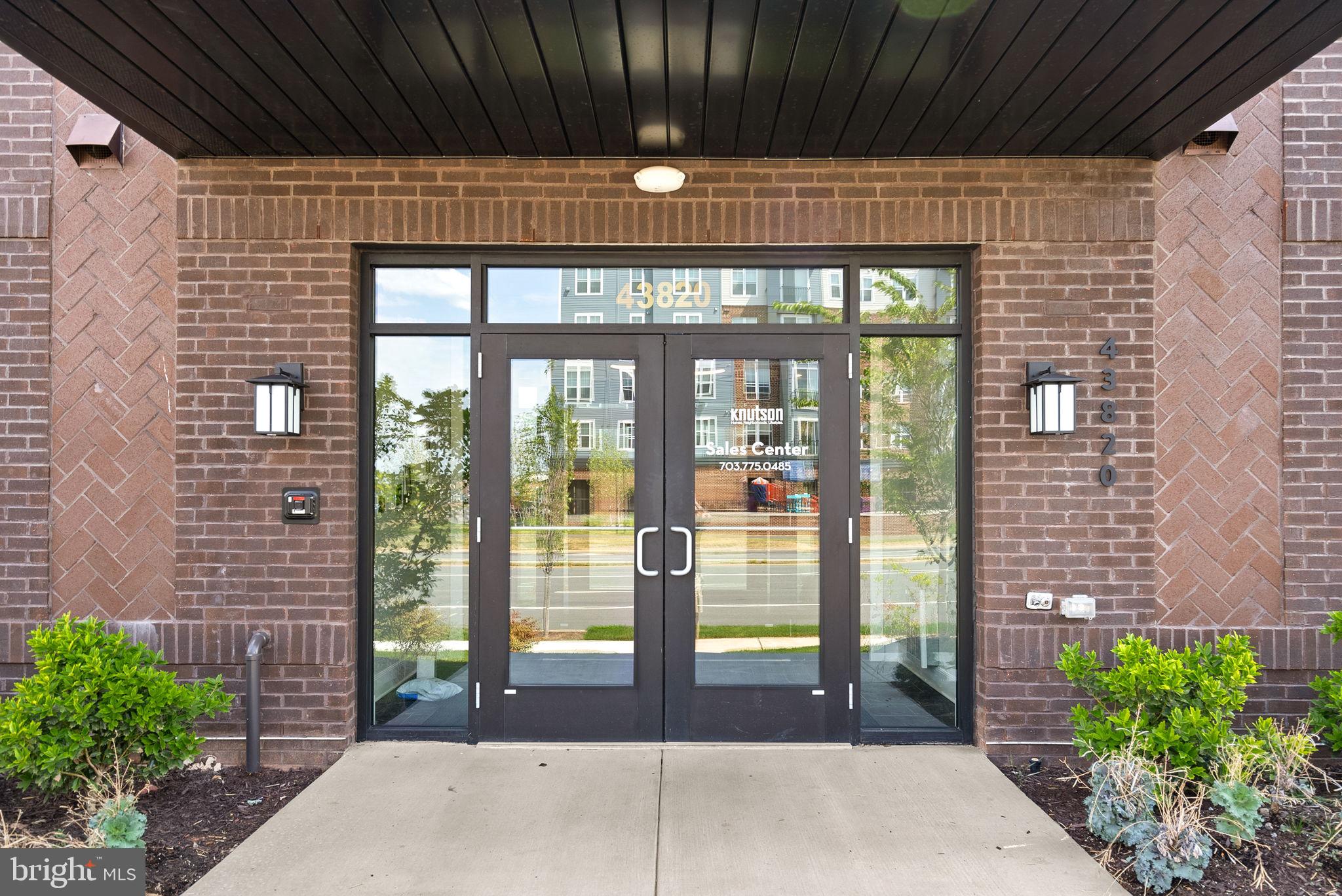 43820 TRACKSIDE TERRACE 404