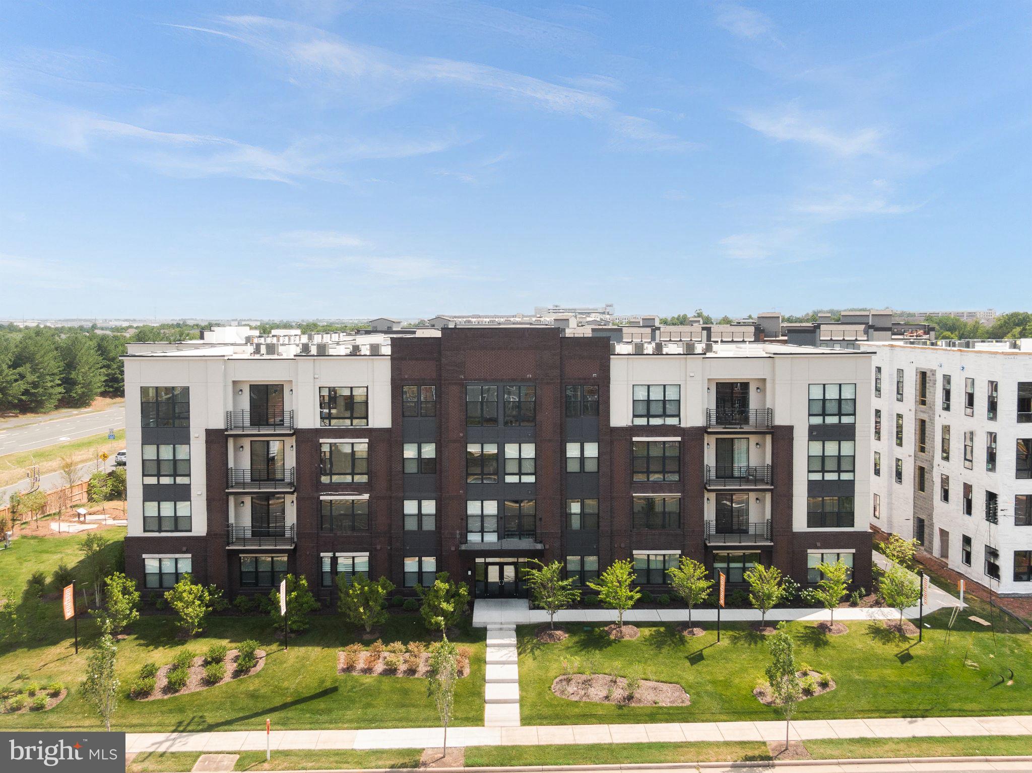 43820 TRACKSIDE TERRACE 404