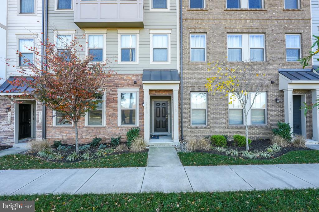 2218 ABBOCCATO TERRACE SE