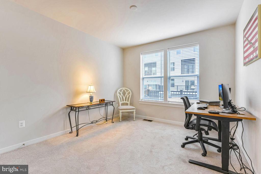 20276 NEWFOUNDLAND SQUARE