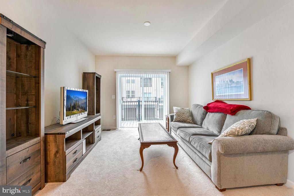 20276 NEWFOUNDLAND SQUARE