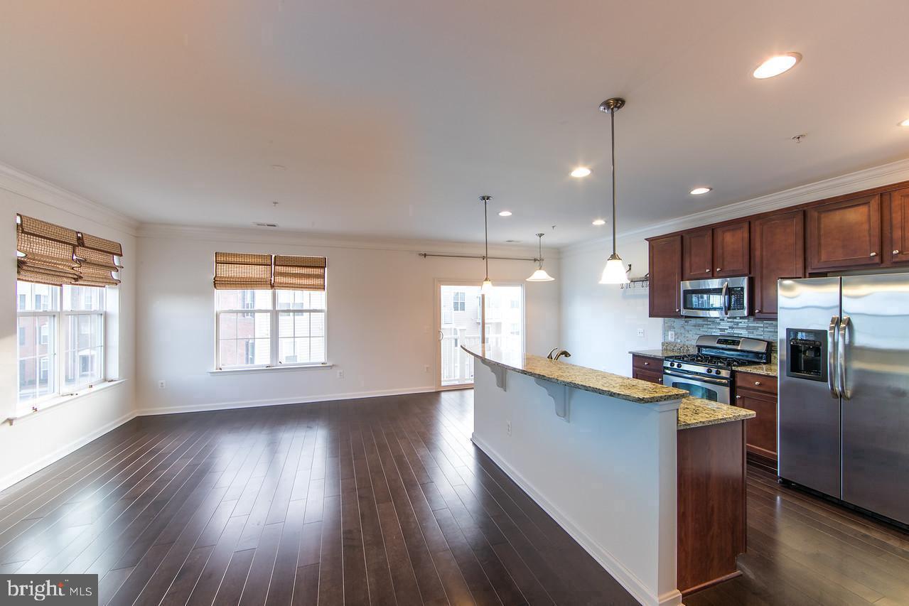 43871 CENTERGATE DRIVE