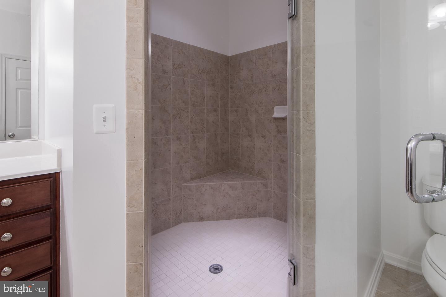 43871 CENTERGATE DRIVE