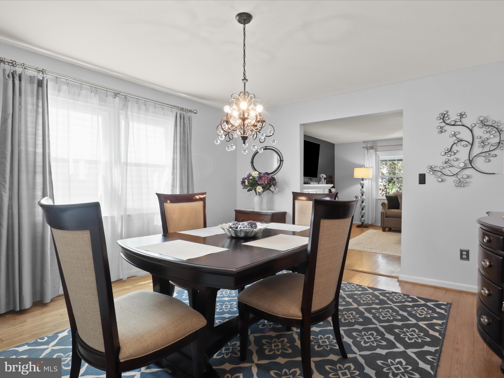 216 CATOCTIN CIRCLE NE