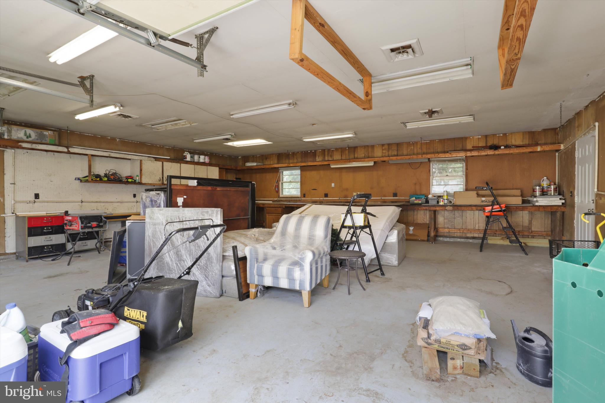 216 CATOCTIN CIRCLE NE