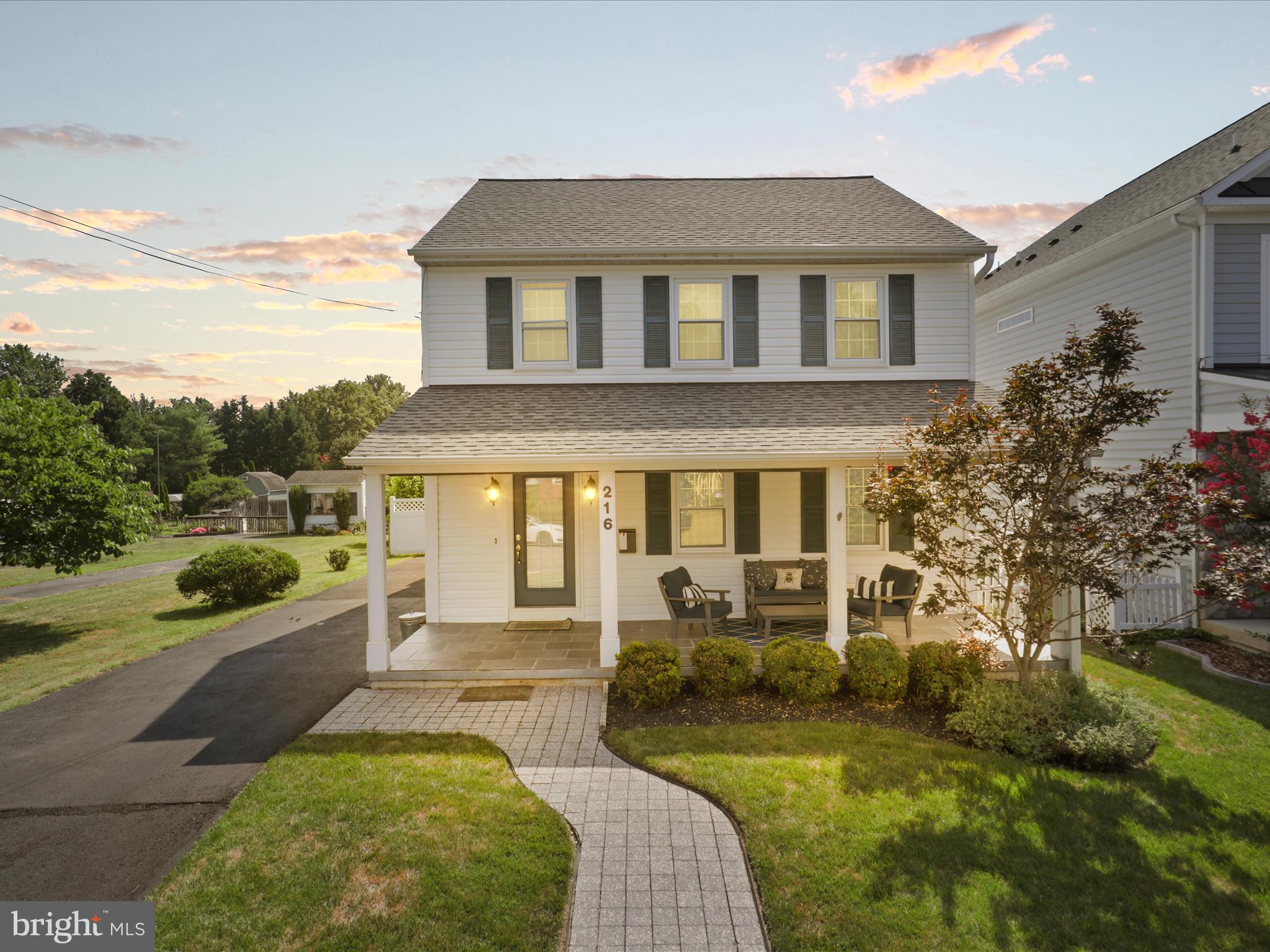 216 CATOCTIN CIRCLE NE