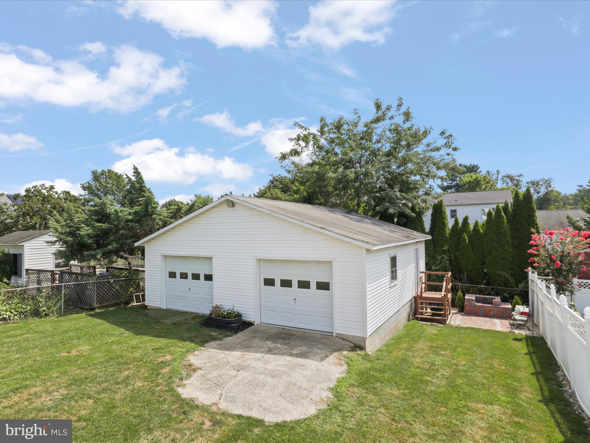 216 CATOCTIN CIRCLE NE