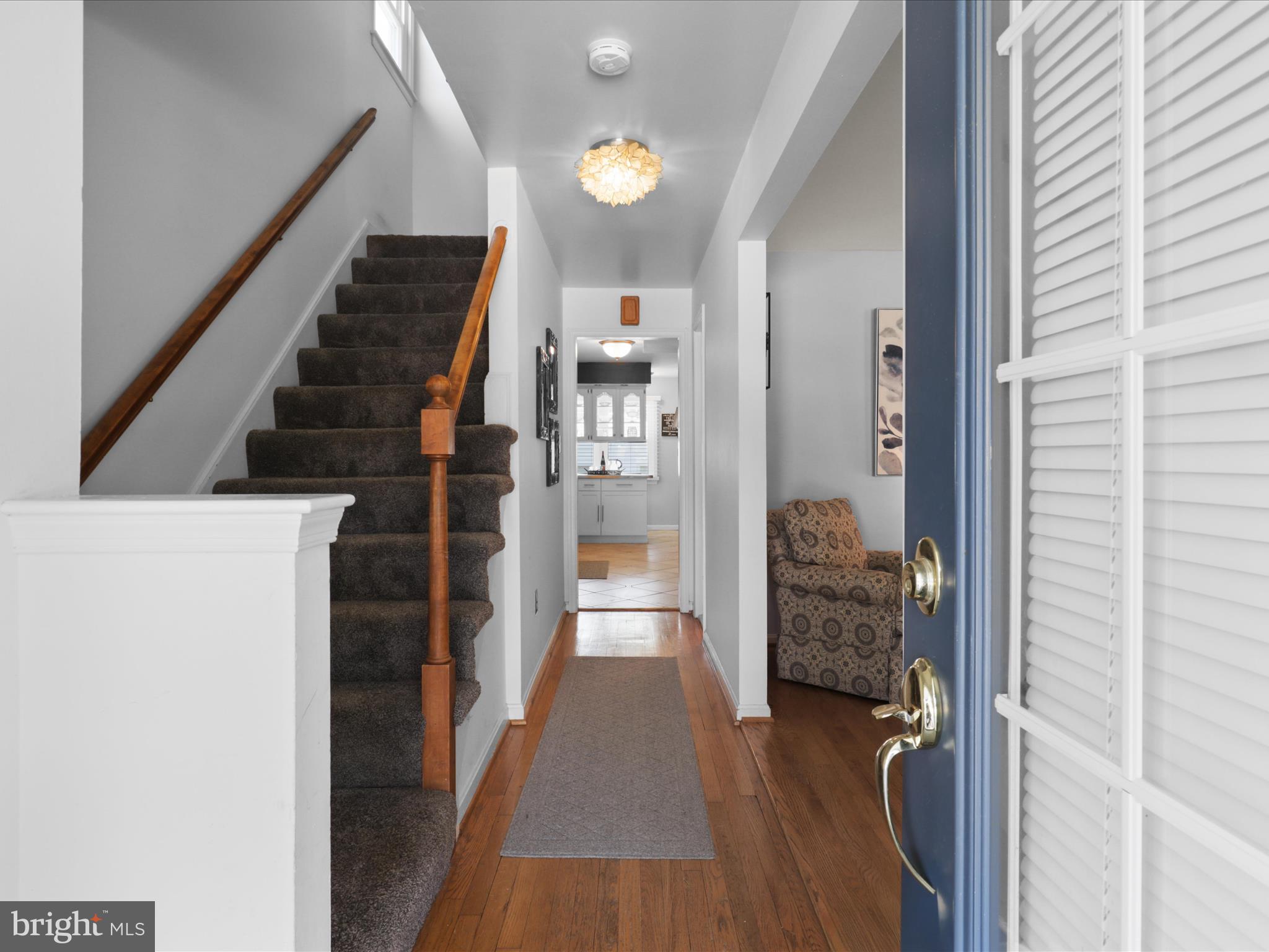 216 CATOCTIN CIRCLE NE